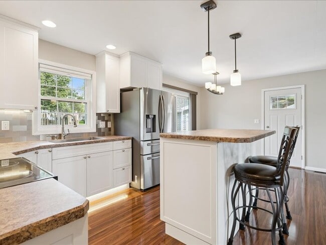 Building Photo - 1429 Columbus Dr