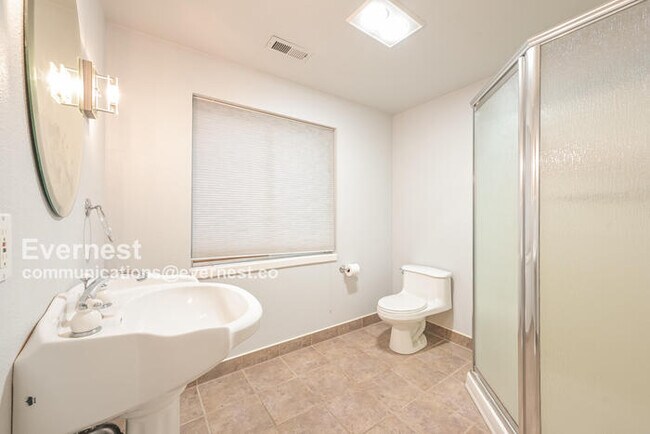 Building Photo - 16241 Bluebonnet Dr