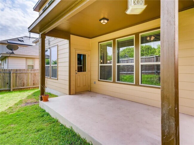 Building Photo - 9801 Tolima Dr