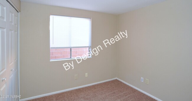 Building Photo - 7230 N Ulene Pl