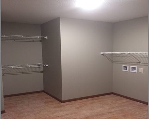 Building Photo - Avon Estates Apartment Homes