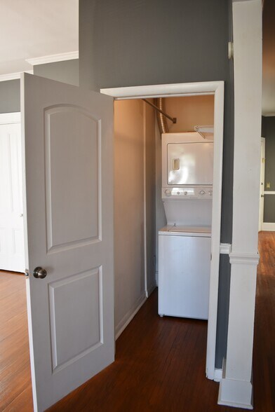 Laundry Closet - 463 W Church St