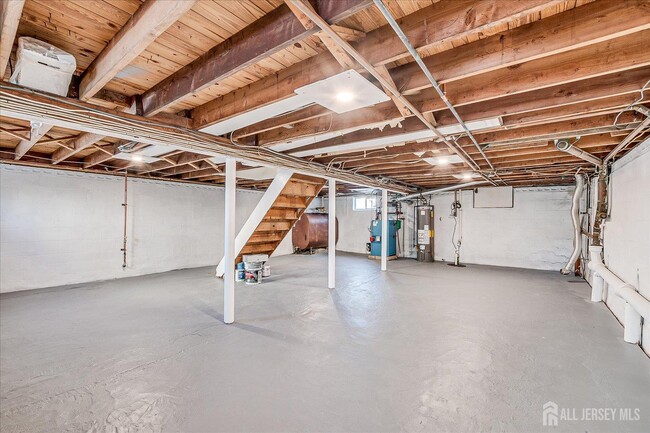 Building Photo - 145 Somerset Ave