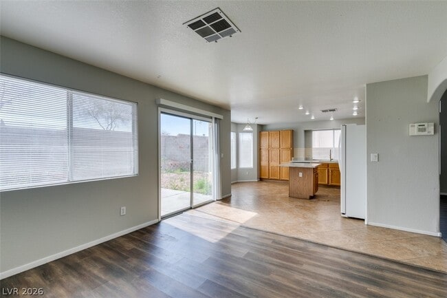 Building Photo - 7809 Calico Flower Ave