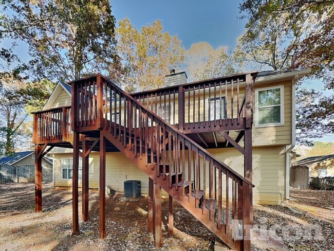 Building Photo - 235 Princeton Way