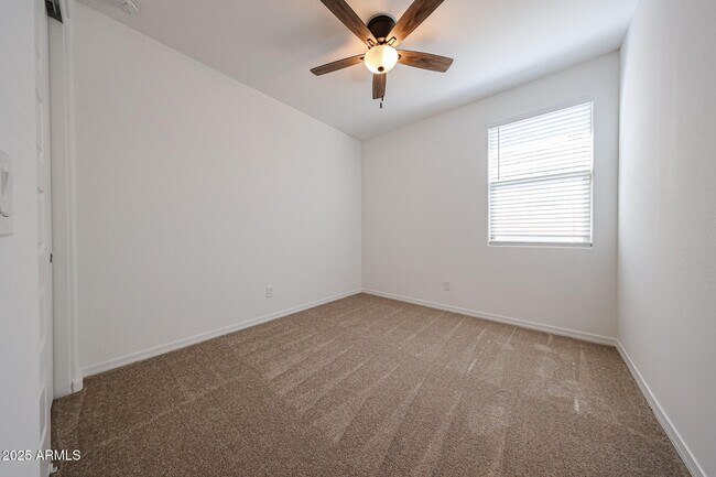 Building Photo - 25183 N 172nd Dr