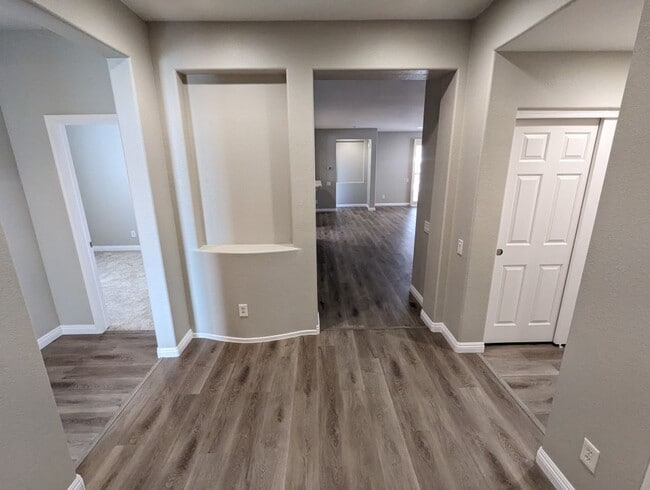 Building Photo - 2782 Lochleven Way