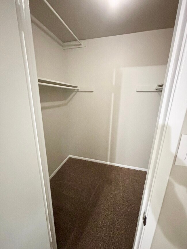 Building Photo - 9014 E Lehigh Ave