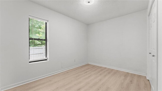 Building Photo - 216 Goshen Ln