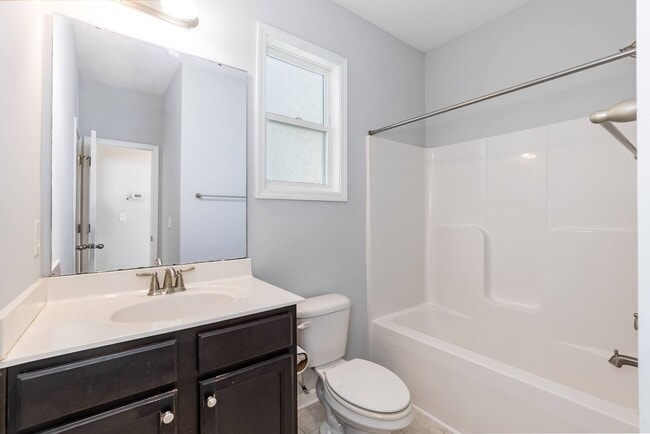 Building Photo - One Level Home Move In Ready!