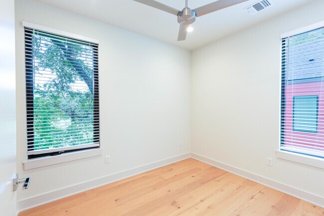 Building Photo - 1116 Walton Ln