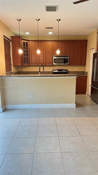 Building Photo - 6543 Hidden Cove Dr