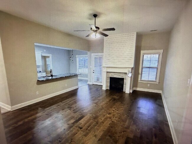 Building Photo - 1107 Sabrina Dr