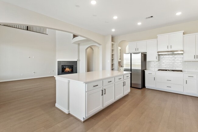 Building Photo - 6131 Belleau Lake Dr