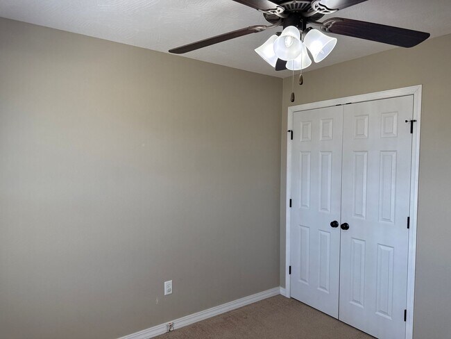 Building Photo - Beautiful Home in Deer Lake Estates