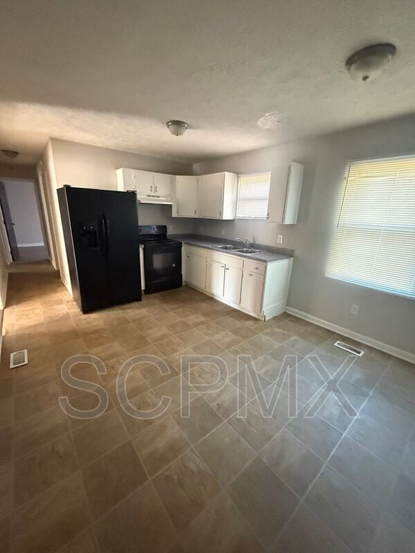 Building Photo - 5914 Amberly Ln