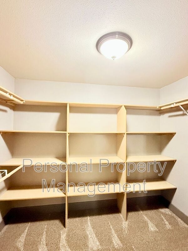 Building Photo - 16205 NE Leaper Rd