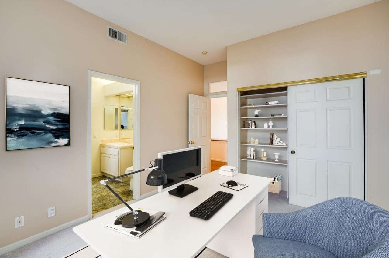 Building Photo - 720 Promontory Point Ln