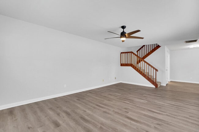 Building Photo - 8156 Chelsea 56c Ct