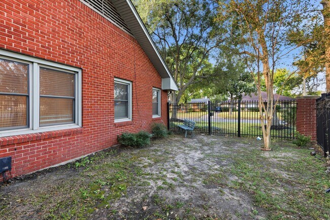 Building Photo - 3338 Prospect St