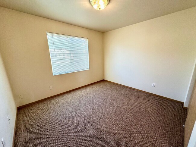 Building Photo - 2107 Yellowstone St