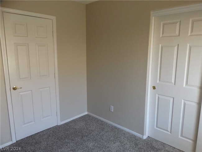 Building Photo - 6467 Karlsen Ct