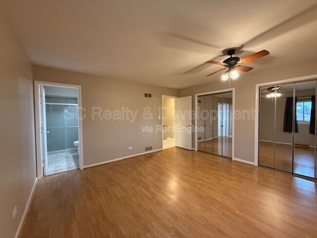 Building Photo - 609 Pinecroft Dr