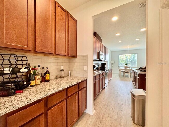 Building Photo - 5732 Newberry Pnes Ave