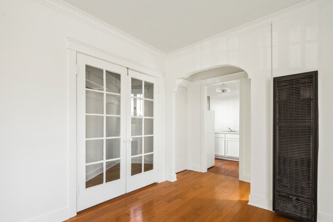 Building Photo - 321 Market St