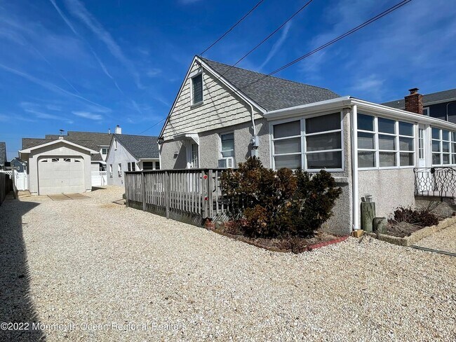 Building Photo - 139 Princeton Ave