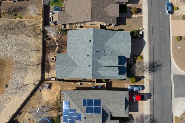 Building Photo - 4 bedroom, 2 bath Home in Quailwood