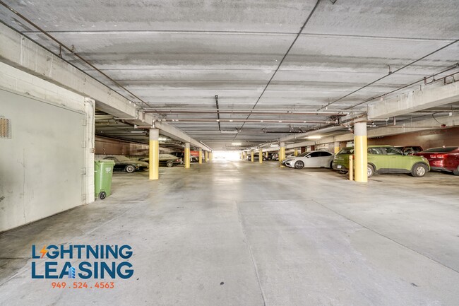 Building Photo - 5121-5125 Klump Ave