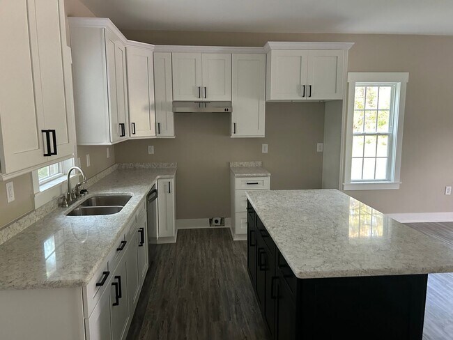 Building Photo - For Rent: Like New 3-Bedroom 2.5 Bath Home...