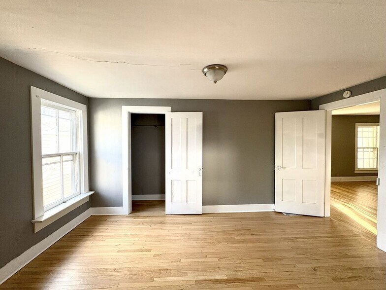 Building Photo - 707 Church St