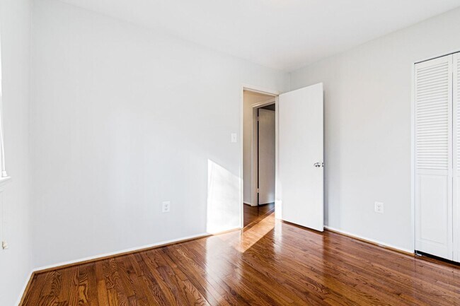 Building Photo - 17020 Briardale Rd