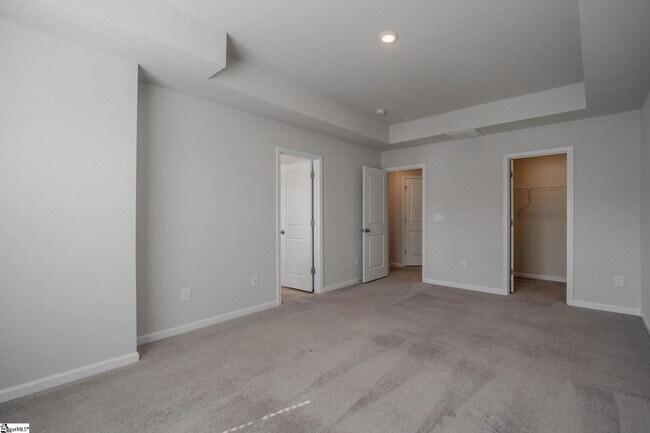 Building Photo - 14 Loebner Ln