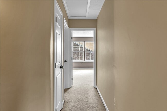 Building Photo - 704 Park Plaza E