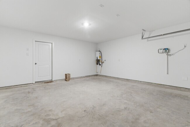 Building Photo - 1603 Golden Iris Dr