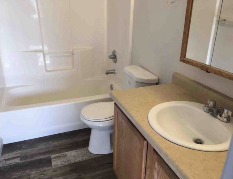 Building Photo - 717 Rampart Dr