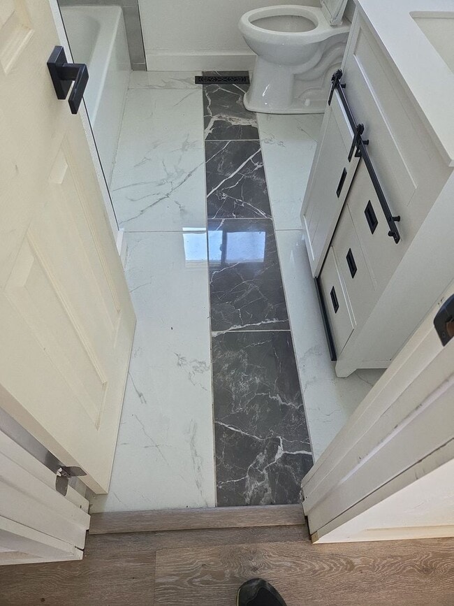 Building Photo - Newly Upgraded 2-Bedroom Home Available Now!