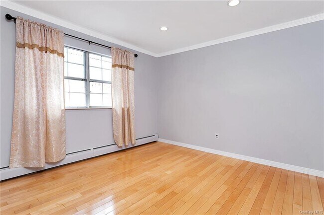 Building Photo - 2185 Sultana Dr