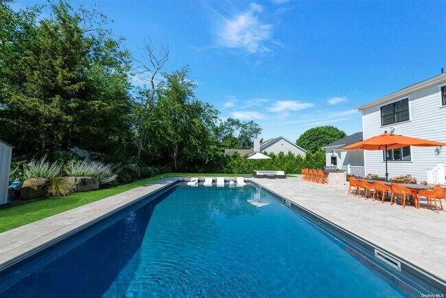 Building Photo - 165 Marine Pl