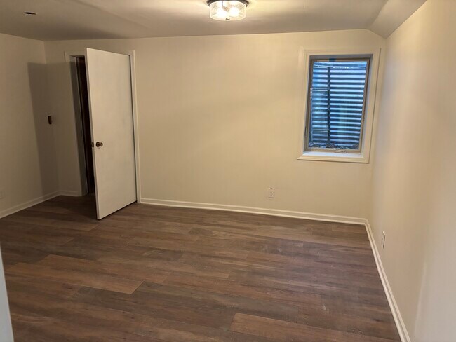 Building Photo - 18377 Pleasant View Dr