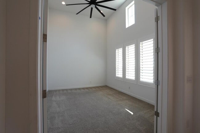 Building Photo - 27711 N 38th Dr
