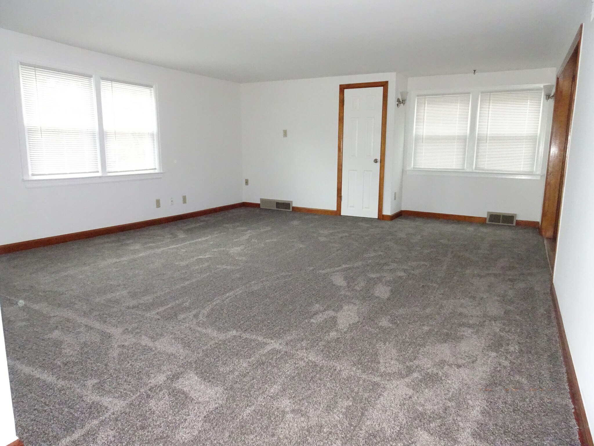 living room - 833 S Cory St