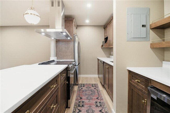 Building Photo - 388 S Main St