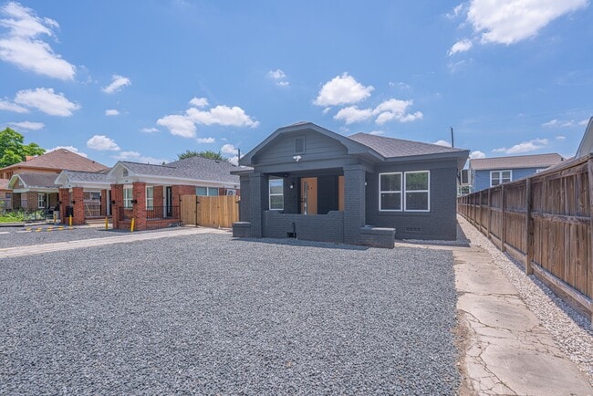 Building Photo - 4202 Clay St