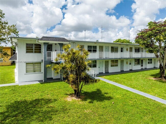 Building Photo - 20310 NE 2nd Ave