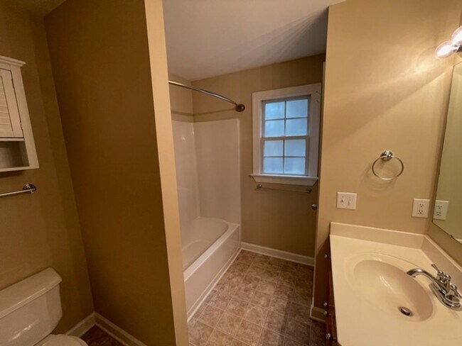 Building Photo - 1017 Bren Arbor Ct