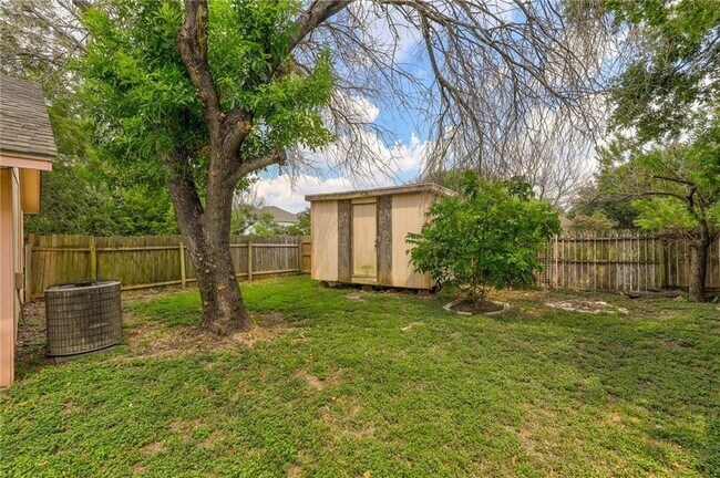 Building Photo - 16821 Whitebrush Loop